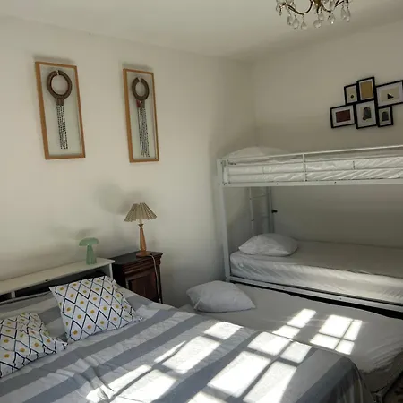 Prázdninový dům Les Mercieres La Villa, Au Coeur De L'occitanie Et Du Pays Cathare, Laurag-aise, Grands Espaces, Oasis De Nature, Convivialite, Detente, 6 Piscine Chauffee, Terrain De Petanque, Wifi, Piano, Billard, Cheminee Pour L'h *