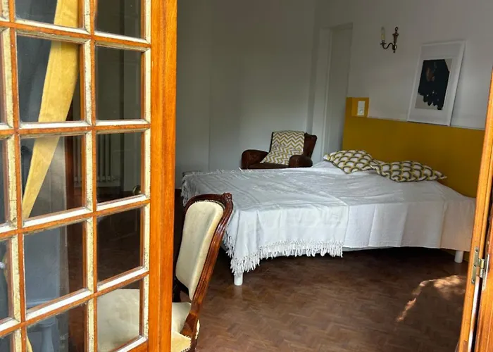 Дом отдыха Les Mercieres La Villa, Au Coeur De L'occitanie Et Du Pays Cathare, Laurag-aise, Grands Espaces, Oasis De Nature, Convivialite, Detente, 6 Piscine Chauffee, Terrain De Petanque, Wifi, Piano, Billard, Cheminee Pour L'h *