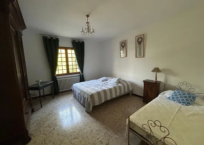 Дом отдыха Les Mercieres La Villa, Au Coeur De L'occitanie Et Du Pays Cathare, Laurag-aise, Grands Espaces, Oasis De Nature, Convivialite, Detente, 6 Piscine Chauffee, Terrain De Petanque, Wifi, Piano, Billard, Cheminee Pour L'h
